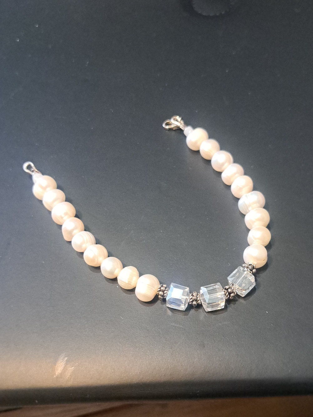 Freshwater Pearl and SwarowskiCrystal Bracelet